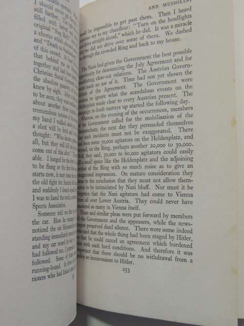 Between Hitler And Mussolini - Memoirs Of Ernst Rudiger - Ernst Rudiger Prince Starhember