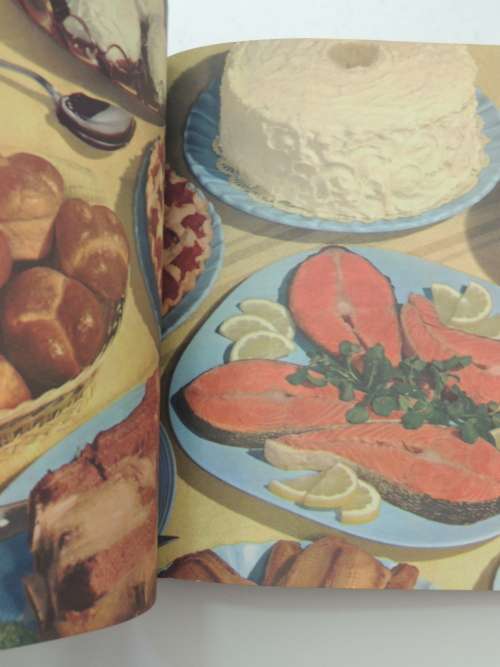 The American Peoples Cookbook, Staff Home Economists, Culinary Arts Institute Melanie De Proft -1956