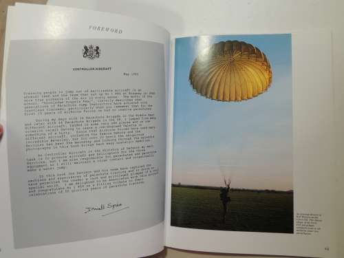 Red-On Go! - A Visual Celebration Of The 50th Year Of Parachute Training - Jon Davison
