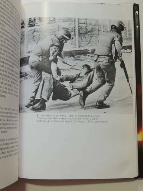Pig In The Middle - The Army In Northern Ireland 1969-1984 - Desmond Hamill