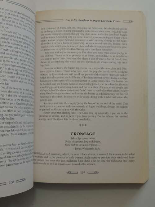Celtic Myth And Magick - Harnessing The Power Of The Gods And Goddesses -  Edain McCoy