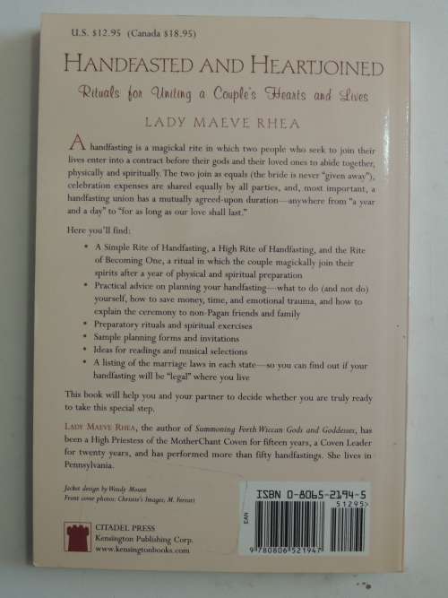 Handfasted And Heartjoined - Rituals For Uniting A Couple`s Hearts And Lives -  Lady Maeve Rhea