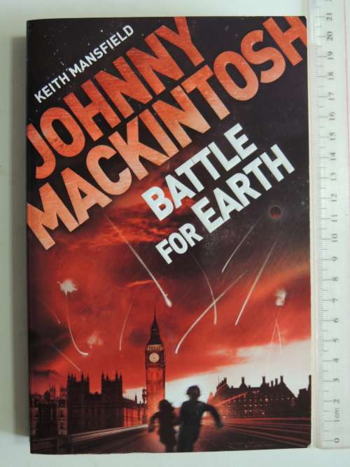 Johnny Mackintosh Battle for Earth - Keith Mansfield