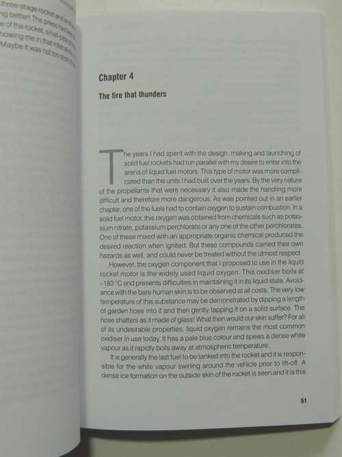 Cracking The Sky - A History Of Rocket Science In South Africa -  Desmond Prout-Jones