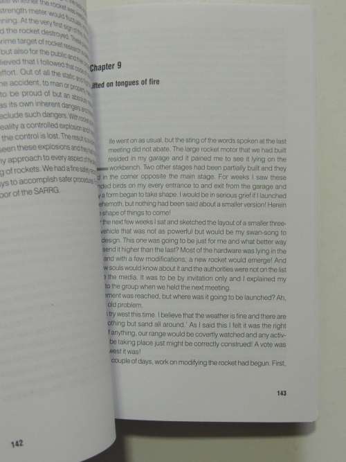 Cracking The Sky - A History Of Rocket Science In South Africa -  Desmond Prout-Jones