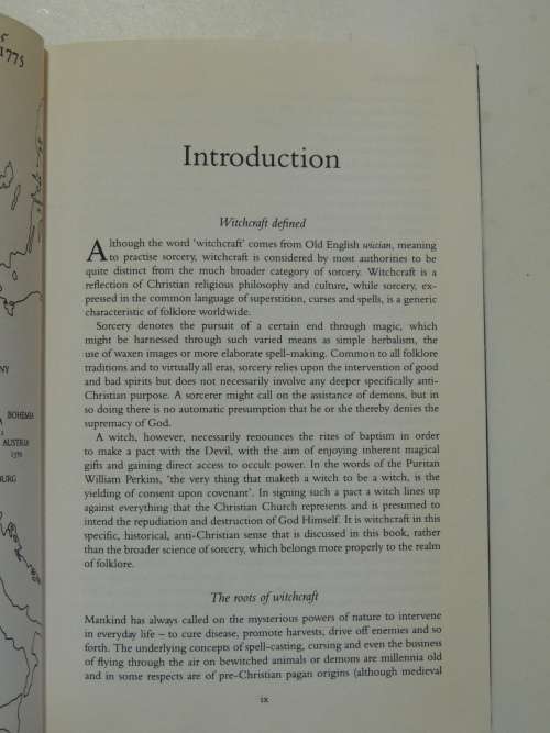 Dictionary Of Witchcraft - David Pickering