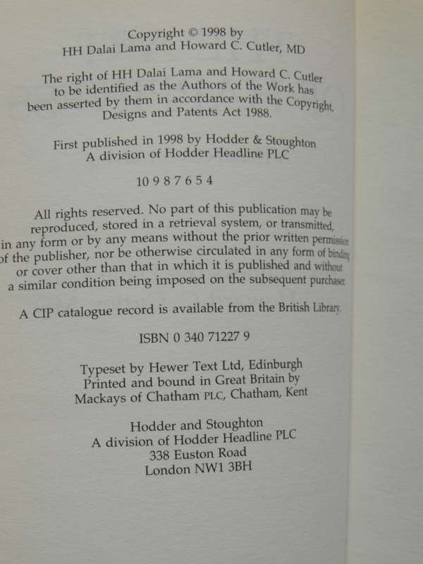 The Art of Happiness, A Handbook for Living - HH Dalai Lama & C Howard Cutler