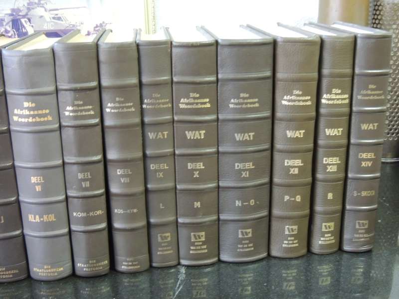 Die Afrikaanse Woordeboek (Dele I - 14 , I - S (SKOOI),  ) - P.C.Schoonees (Hoofredakteur)