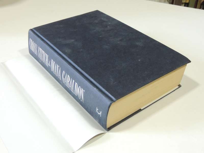 Cross Stitch - Diana Gabaldon  -  Scarce British FIRST EDITION 1991