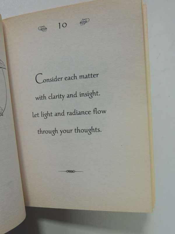 Angel Messages, The Complete Book of Celestial nswers to Your Every Question - Juan Nakamori