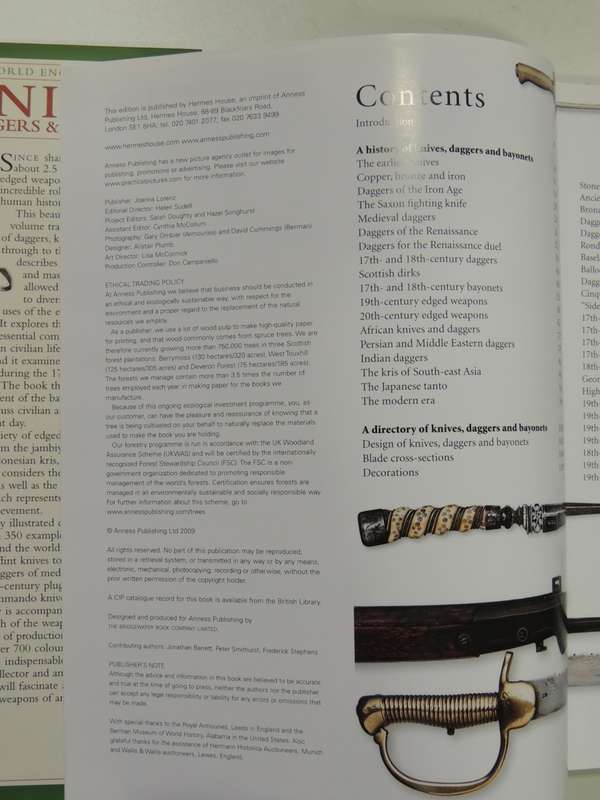 The World Encyclopedia Of Knives, Daggers & Bayonets - Dr. Tobias Capwell