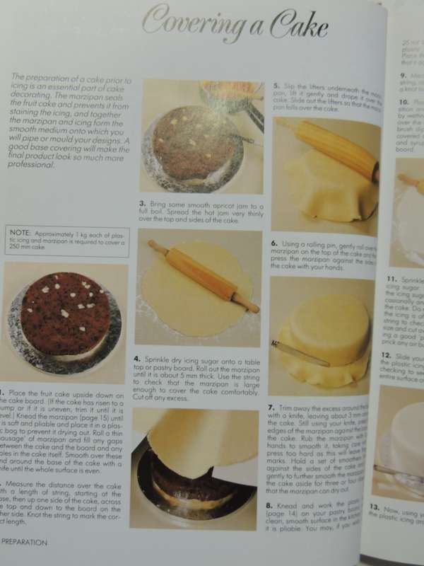 Cake Decorating and Sugarcraft: More than 50 Designs with Step by Step Instructions - Sylvia Coward