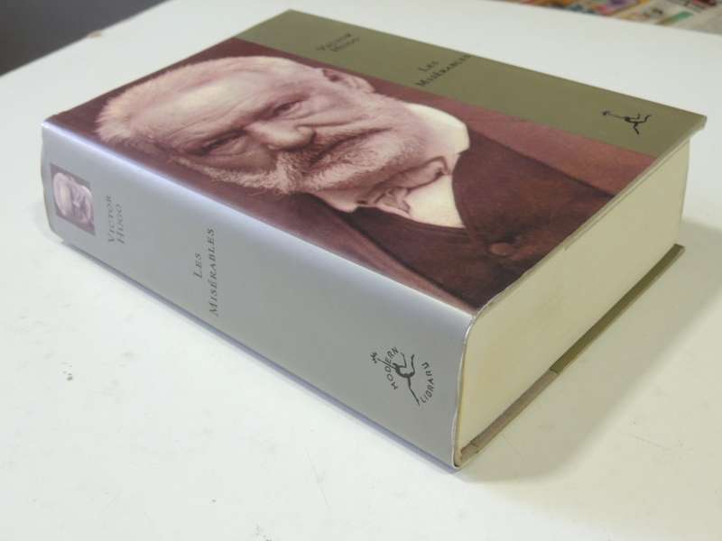 Les Miserables - Victor Hugo