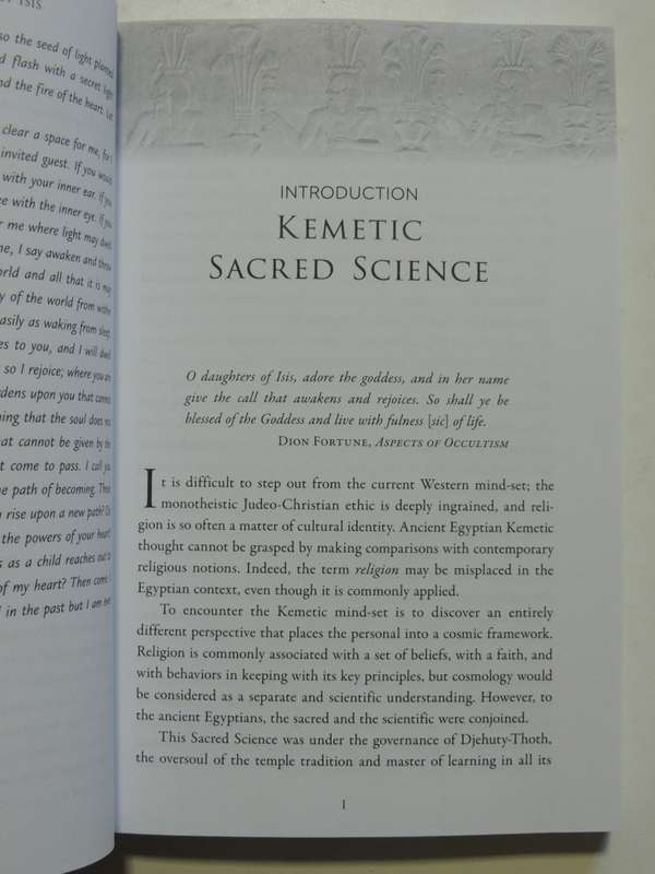 Becoming A Garment Of Isis - A Nine-Stage Initiatory Path Of Egyptian Spirituality - Naomi Ozaniec