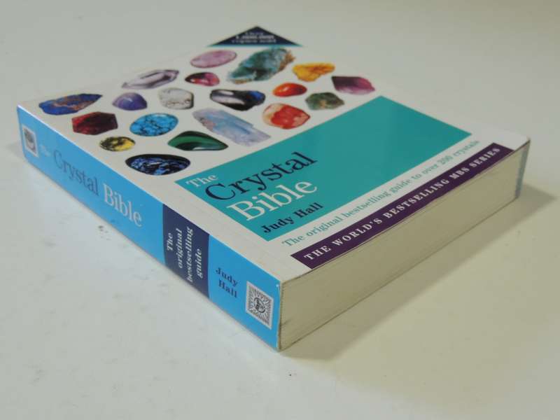 The Crystal Bible - Judy Hall