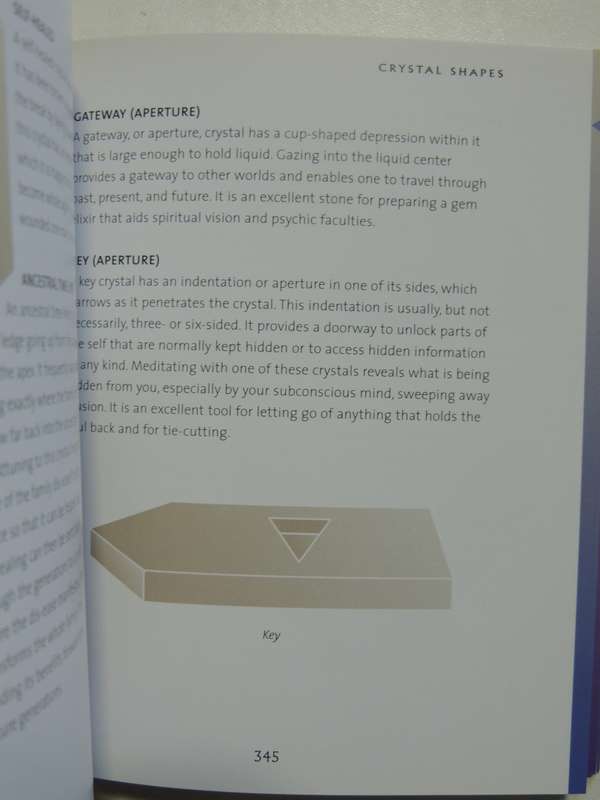 The Crystal Bible - Judy Hall