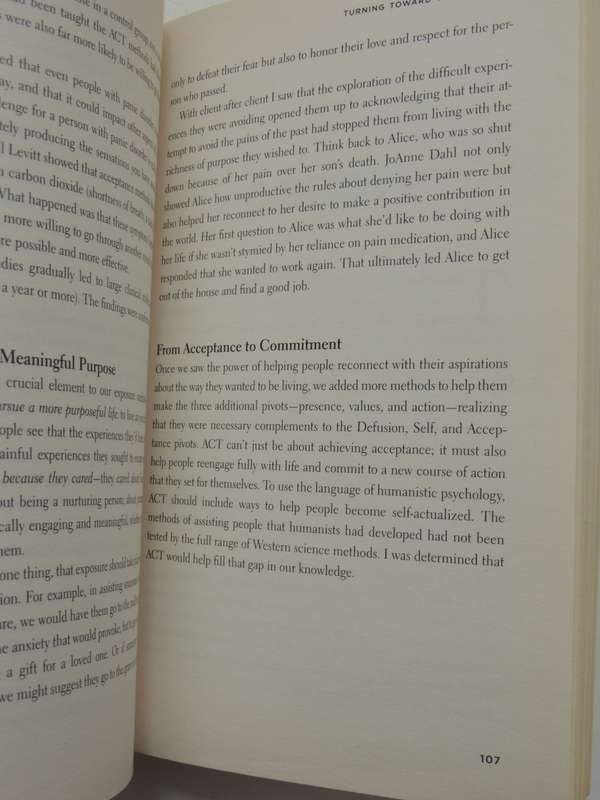 A Liberated Mind: The Essential Guide to ACT, Transform You Thinking & Find ...- Dr  Steven C Hayes