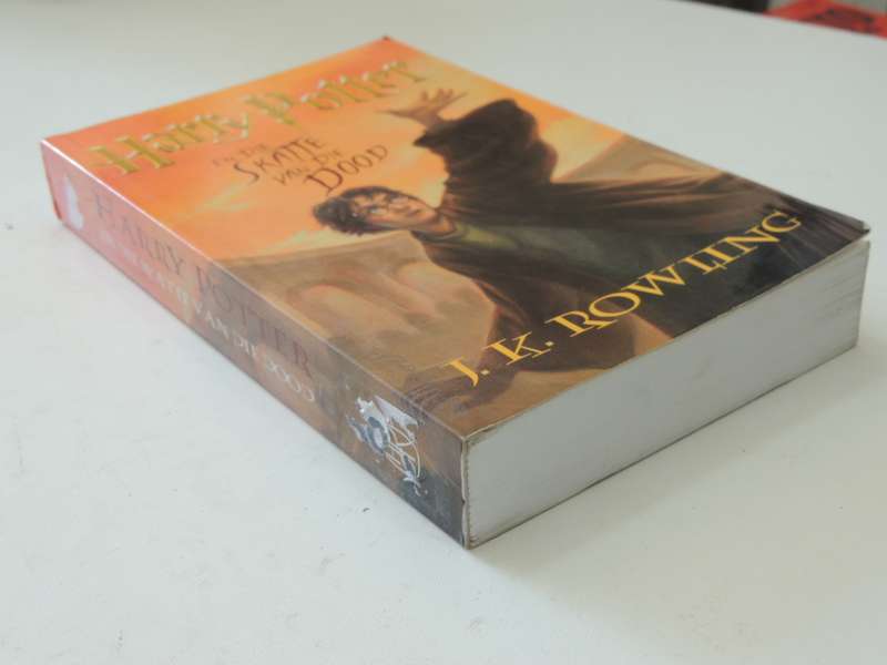 Harry Potter En Die Skatte Van Die Dood - J.K. Rowling      VERY SCARCE  IN AFRIKAANS