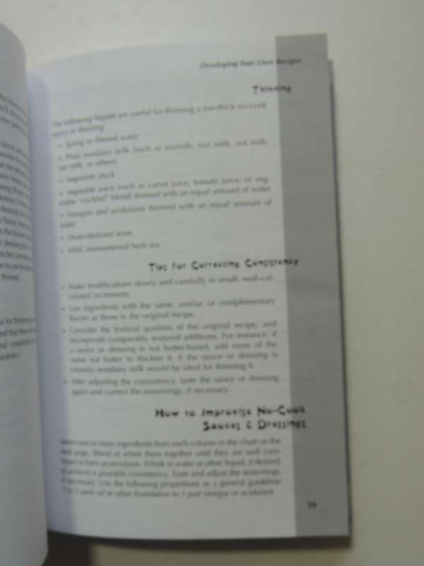 The Saucy Vegetarian - Quick & Healthful No-Cook Sauces & Dressings - Joanne Stepanaik