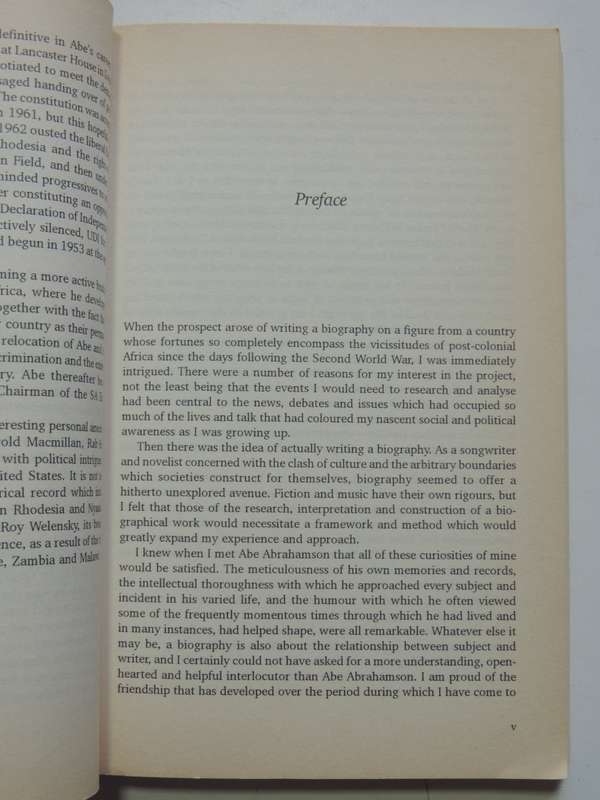 The Moon Can Wait - A Biography Of The Hon A.E. Abrahamson - Paul Clingman