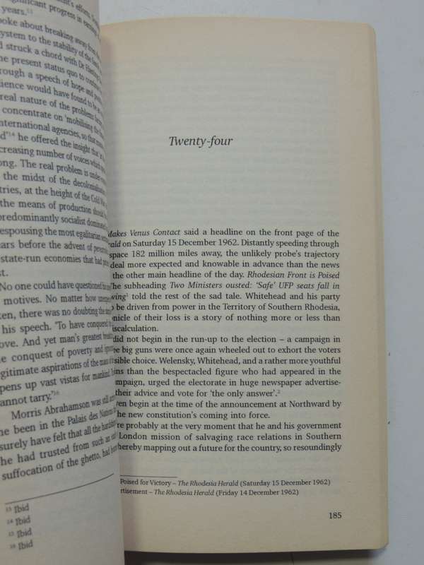 The Moon Can Wait - A Biography Of The Hon A.E. Abrahamson - Paul Clingman