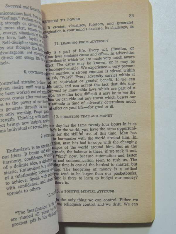 Succeed And Grow Rich Through Persuasion - Napoleon Hill & E. Harold Keown