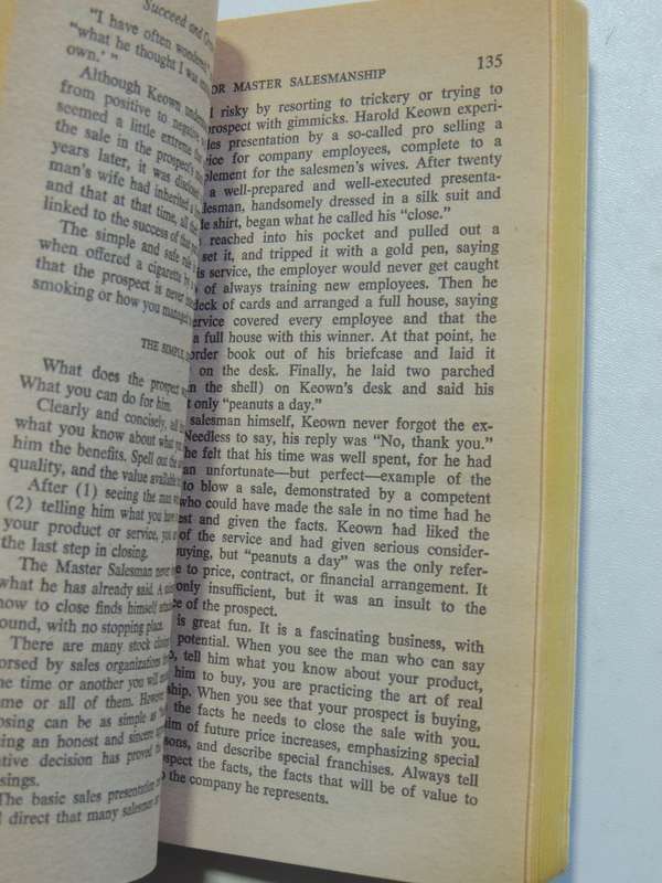 Succeed And Grow Rich Through Persuasion - Napoleon Hill & E. Harold Keown
