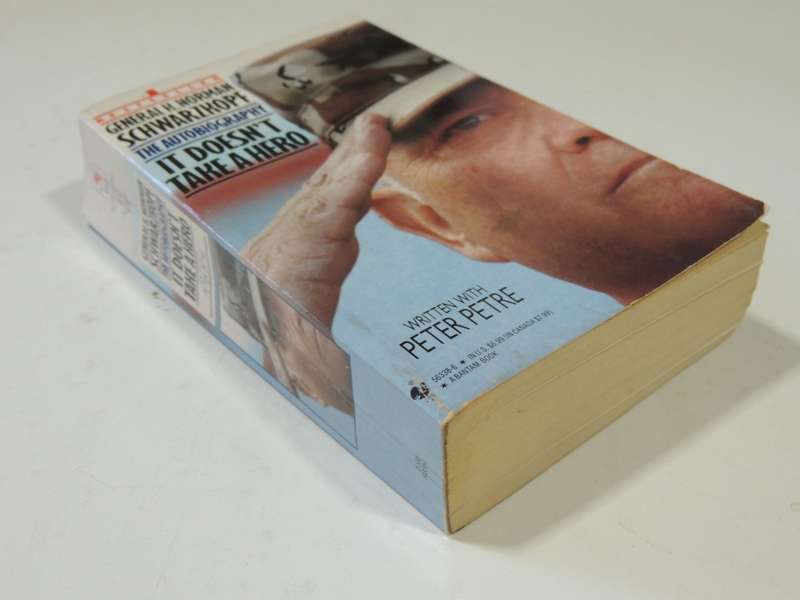 It Doesn`t Take A Hero - The Autobiography - General H. Norman Schwarzkopf