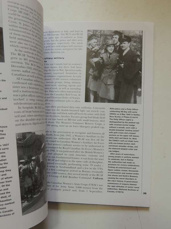 Osprey Men-At-Arms Series: Canadian Forces In World War II  Rene Chartrand