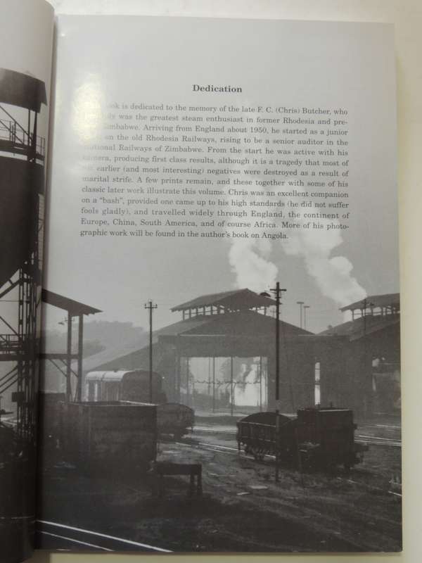 The Smoke That Thunders - A.E. Durrant