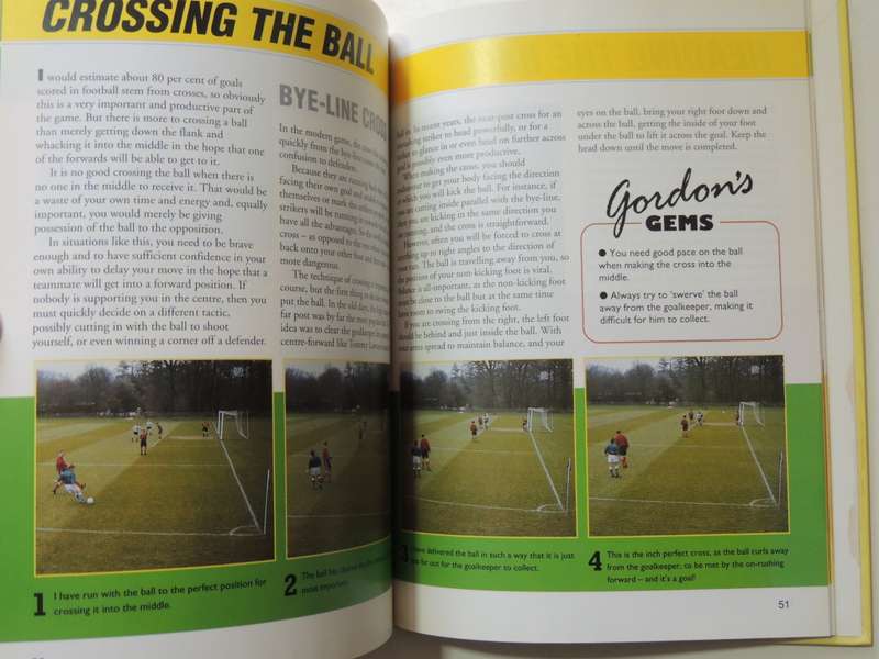 Gordon Strachan`s Step-by-Step Soccer Skills