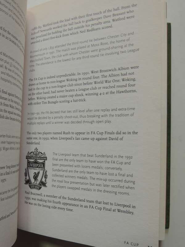 End to End Stuff The Essential Football Book - Les Scott