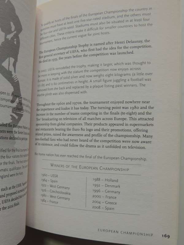 End to End Stuff The Essential Football Book - Les Scott