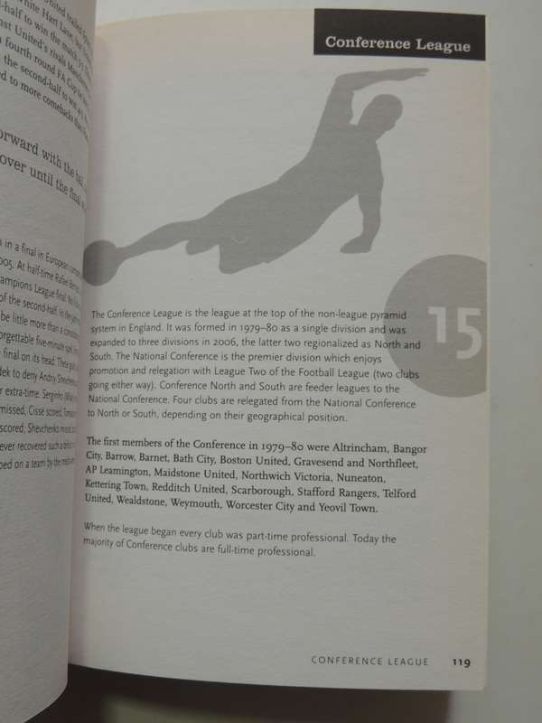 End to End Stuff The Essential Football Book - Les Scott