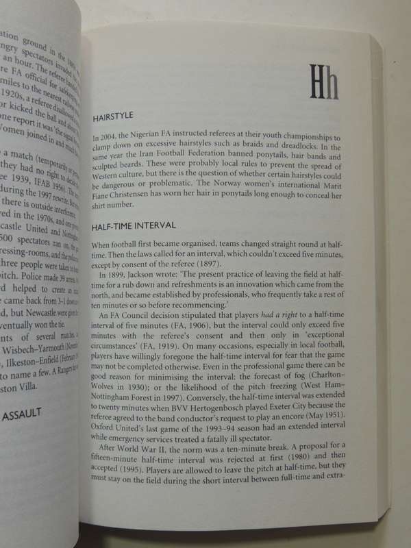 Ward`s Soccerpedia The Lore and Laws of the Beautiful Game - Andrew Ward