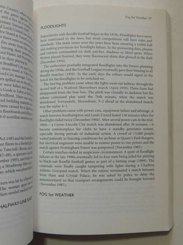 Ward`s Soccerpedia The Lore and Laws of the Beautiful Game - Andrew Ward