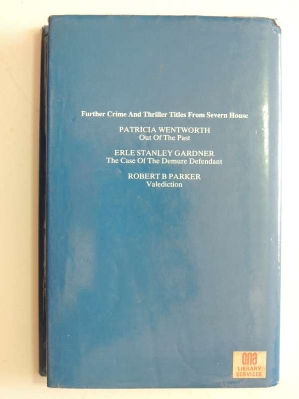 Through The Wall - A Miss Silver Mystery - Patricia Wentworth  1986
