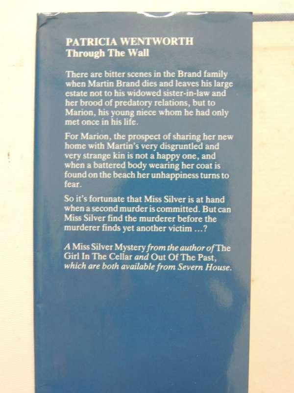 Through The Wall - A Miss Silver Mystery - Patricia Wentworth  1986