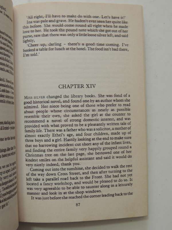 Through The Wall - A Miss Silver Mystery - Patricia Wentworth  1986