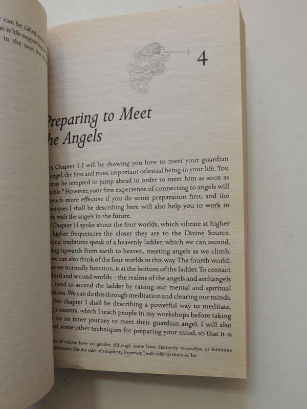 Living With Angels - Bringing Angels Into Your Everyday Life- Theolyn Cortens