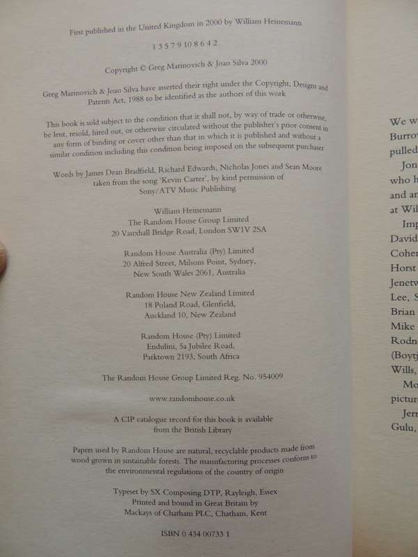 The Bang-Bang Club, Snapshots from a Hidden War - Greg Marinovich, Joao Silva  -  1st Edition 2000