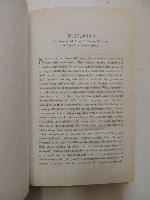 The Bang-Bang Club, Snapshots from a Hidden War - Greg Marinovich, Joao Silva  -  1st Edition 2000