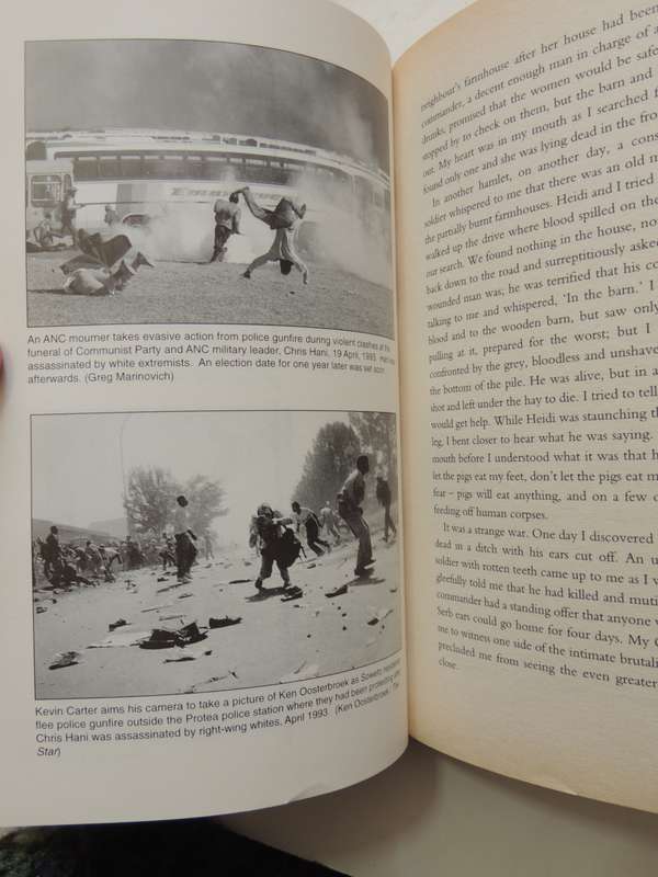 The Bang-Bang Club, Snapshots from a Hidden War - Greg Marinovich, Joao Silva  -  1st Edition 2000