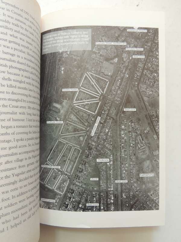 The Bang-Bang Club, Snapshots from a Hidden War - Greg Marinovich, Joao Silva  -  1st Edition 2000