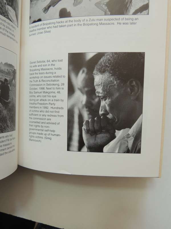 The Bang-Bang Club, Snapshots from a Hidden War - Greg Marinovich, Joao Silva  -  1st Edition 2000