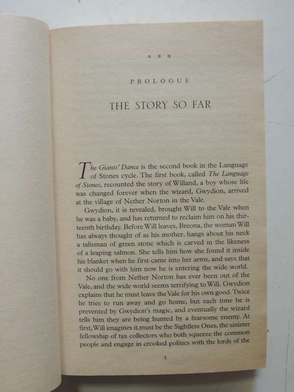 The Giants' Dance - Book 2 of The Language of Stones - Robert Carter