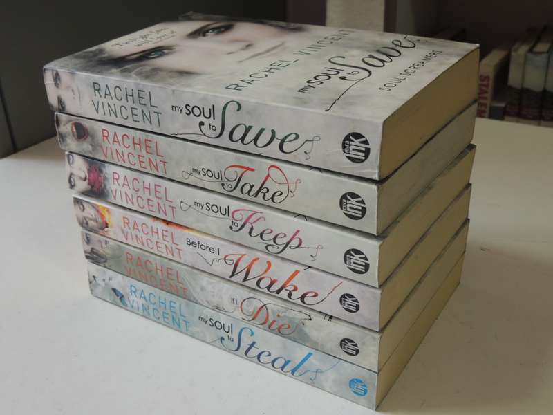 My Soul to Take, Save, Keep, Steal, If I Die, Before I Wake  -  Rachel Vincent     6 Vol Set