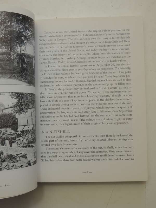 The Walnut Cookbook- Jean-Luc Toussaint, Betsy Draine, M Hinden