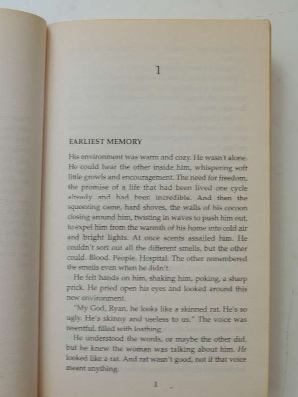 Burning Wild - A Leopard People Novel- Christine Feehan