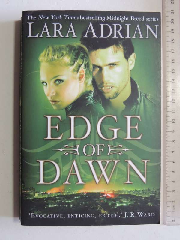 Edge Of Dawn - Lara Adrian